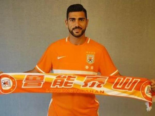 กราเซียโน เปลเล่ (Graziano Pelle)